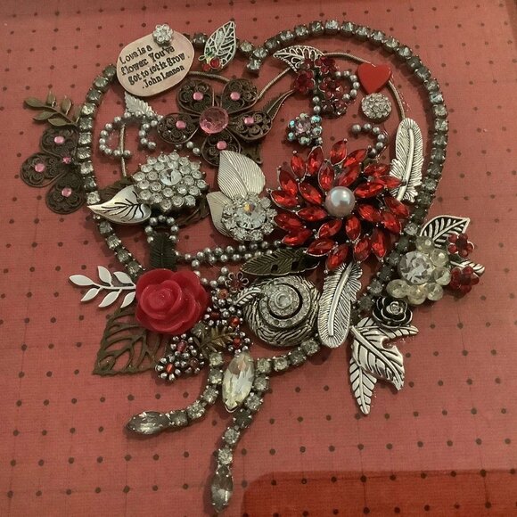 JEWELED PICTURE Shadow Box Antique Gold Frame Vintage & Mod Jewels Heart OOAK!! - Picture 2 of 5